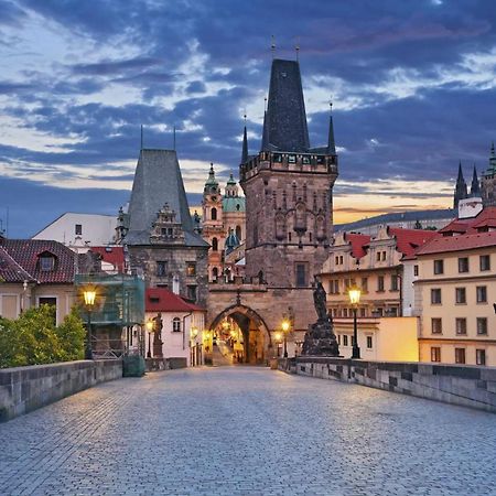 Premium Apart With A Balcony Pragueアパートメント エクステリア 写真
