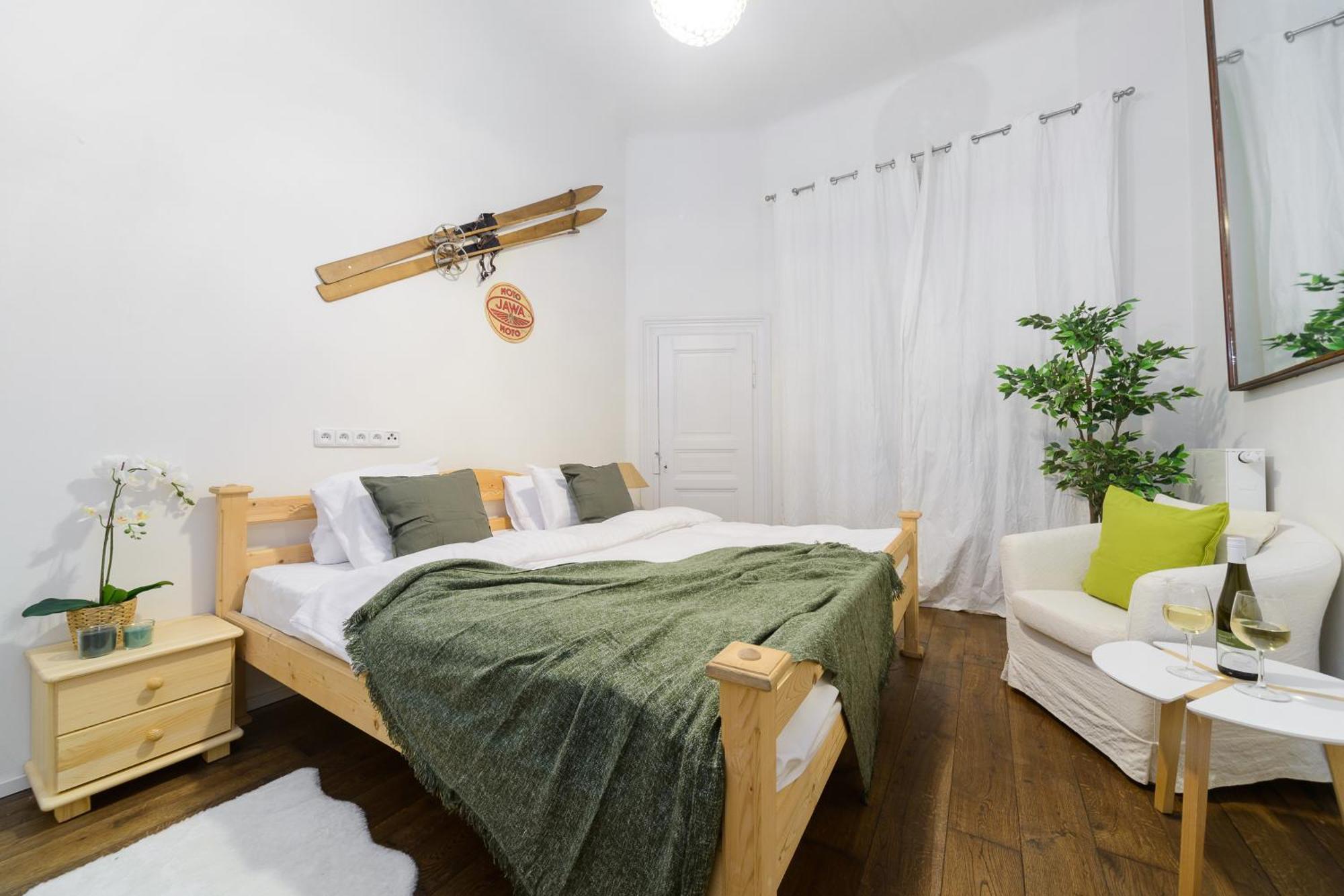 Premium Apart With A Balcony Pragueアパートメント エクステリア 写真