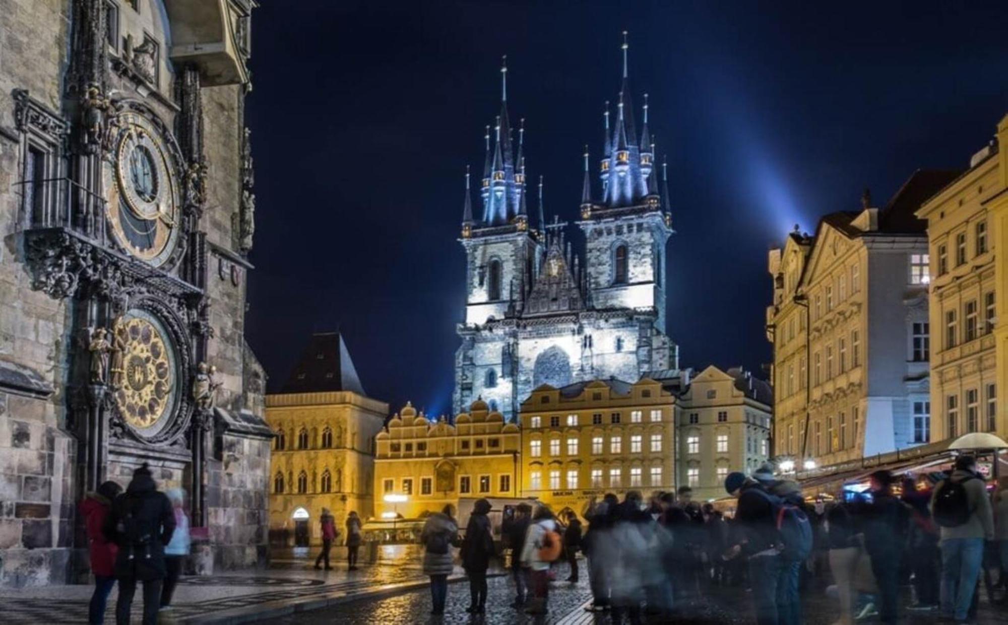 Premium Apart With A Balcony Pragueアパートメント エクステリア 写真